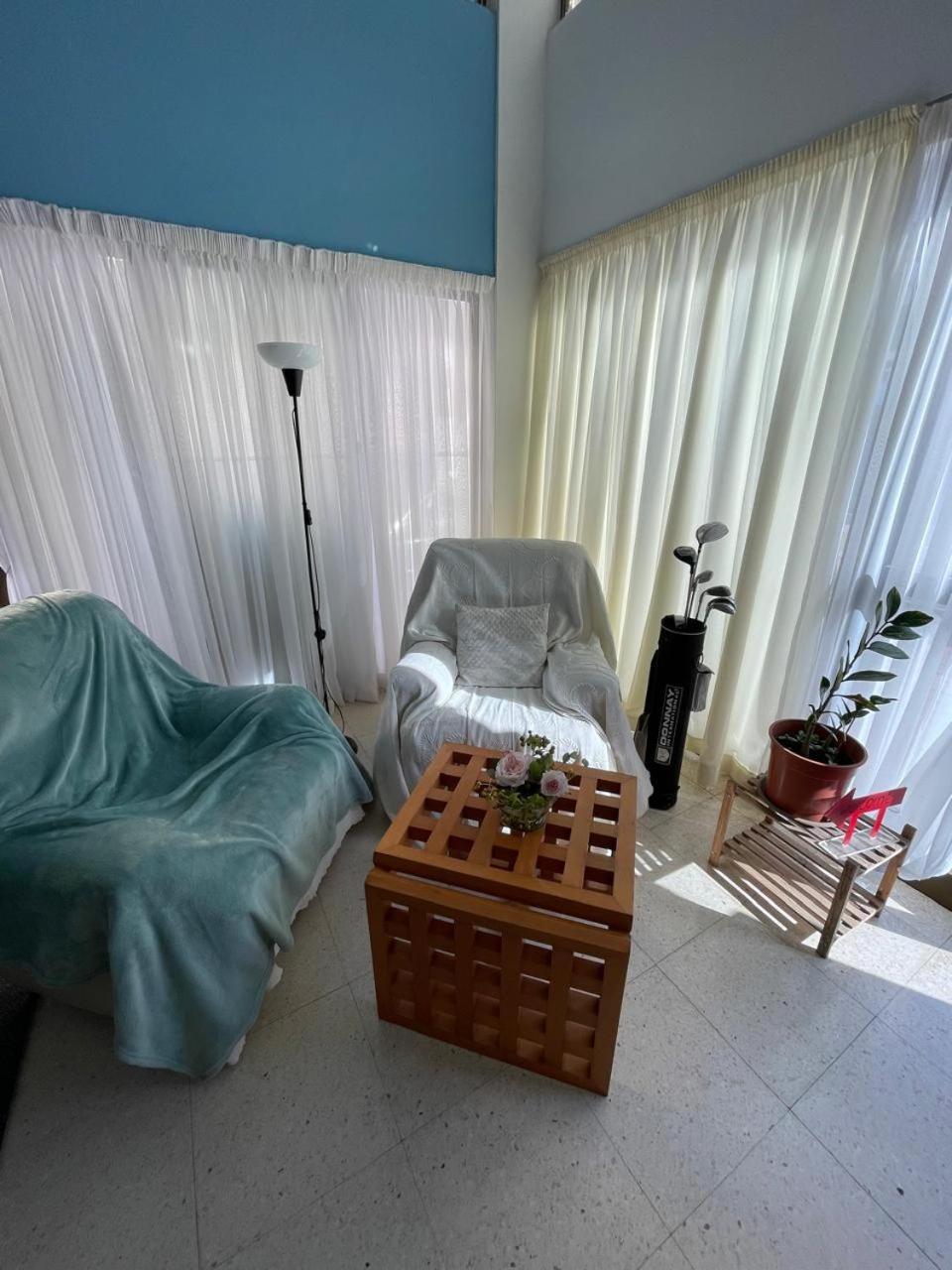Premium Hostel Marina Paphos Luaran gambar