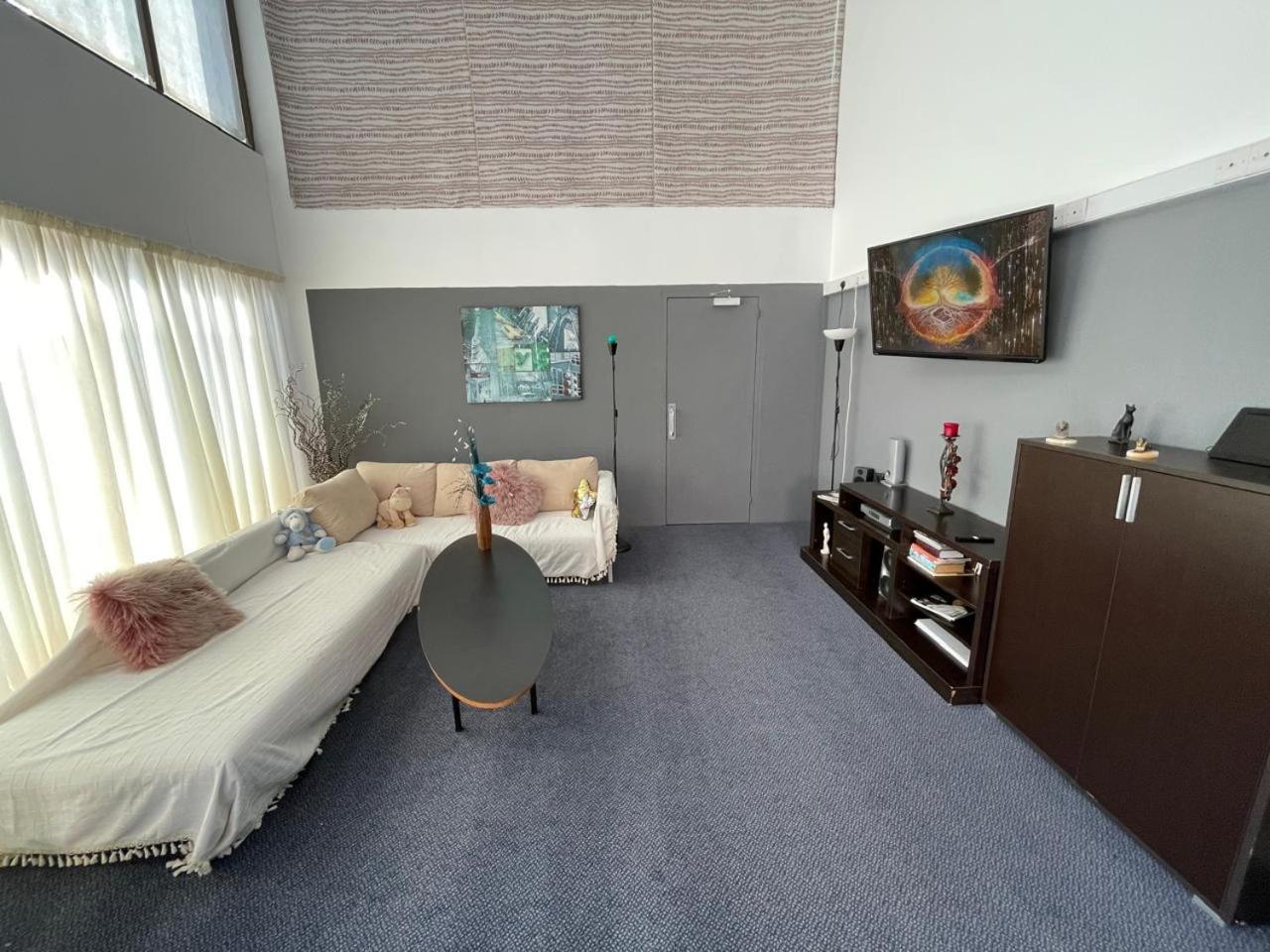 Premium Hostel Marina Paphos Luaran gambar