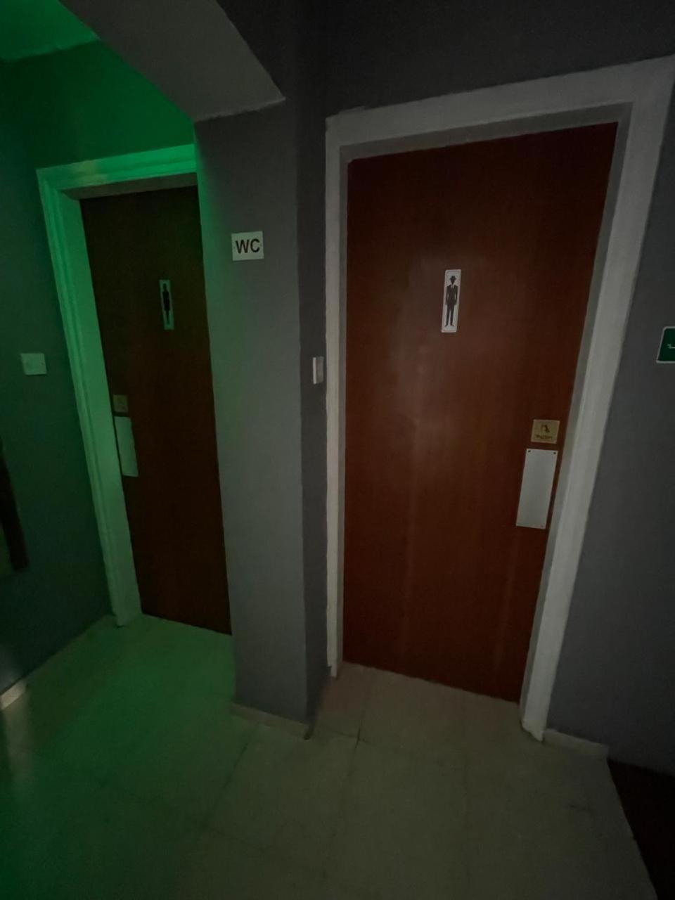 Premium Hostel Marina Paphos Luaran gambar